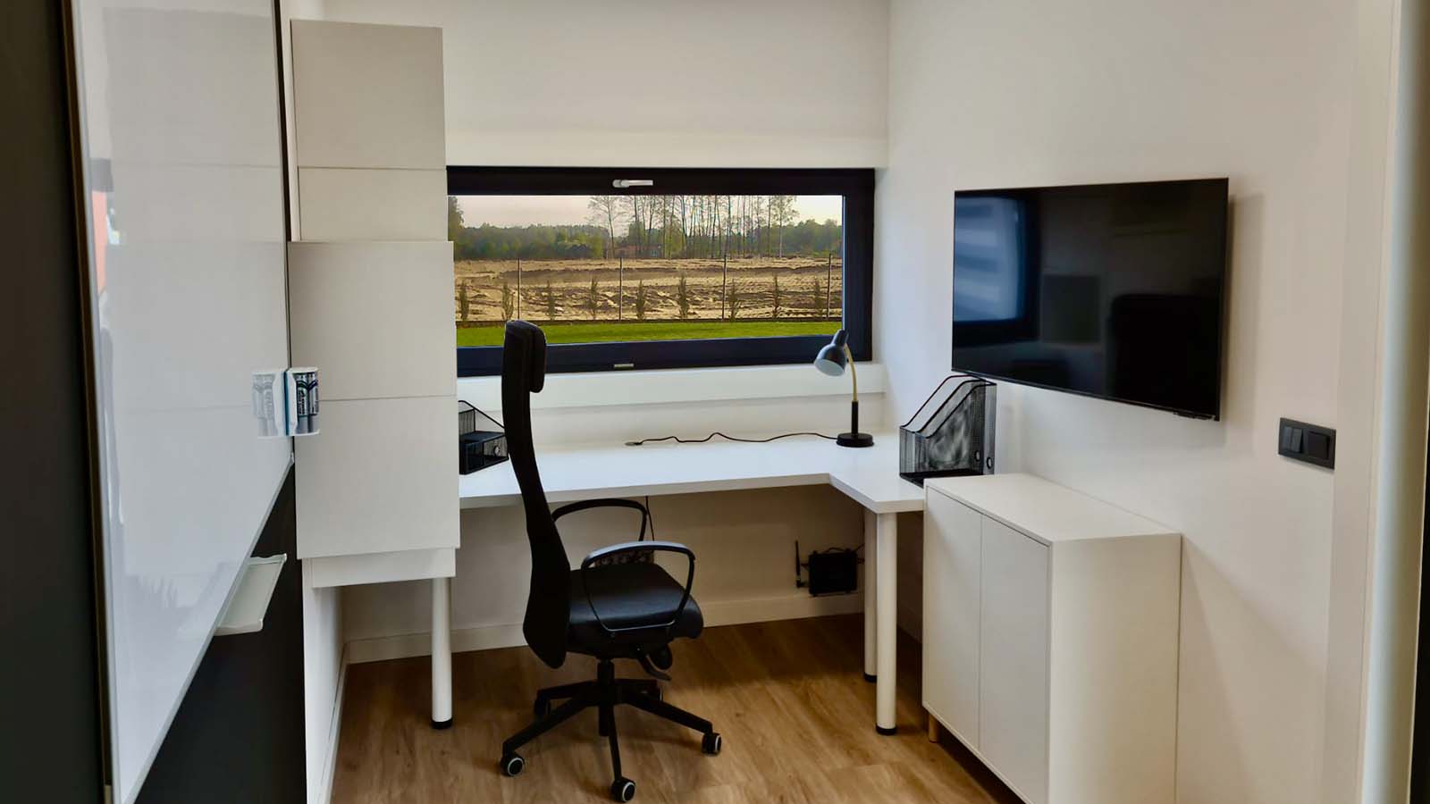 Bureau conteneur aménagé de 12 m², prêt à l’emploi..